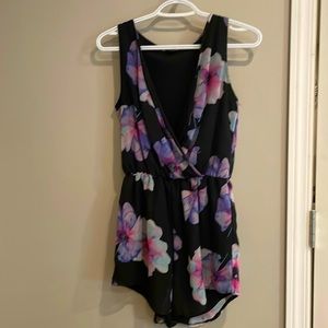 UK2LA low cut/deep V romper